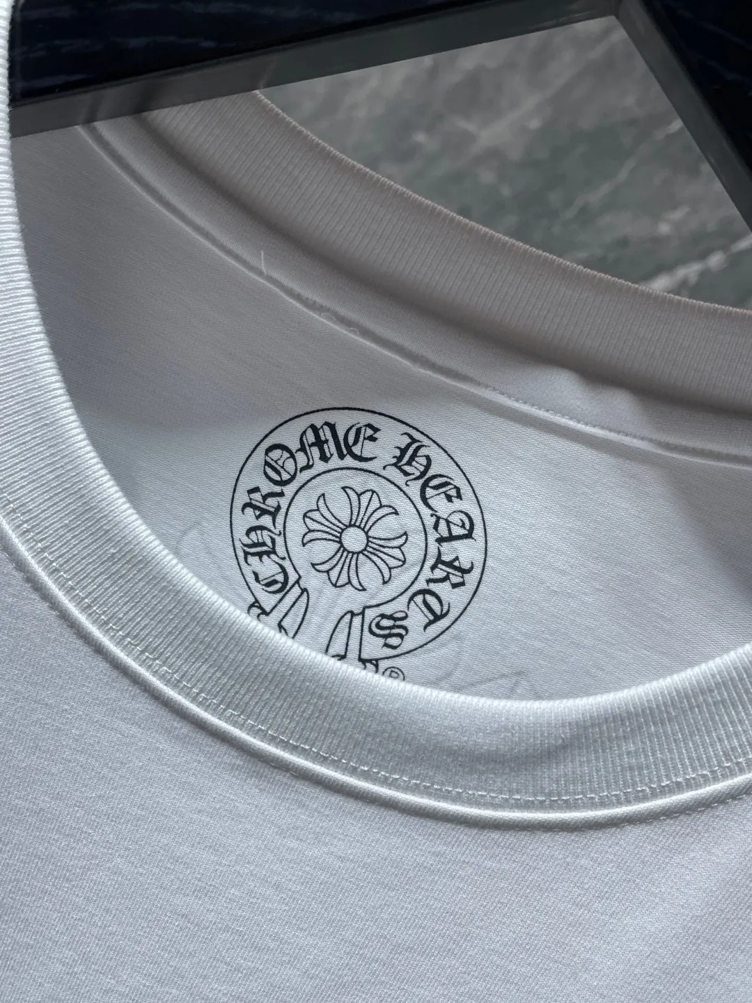 P140 ✨New arrival✨ Chrome Hearts 25ss High gram weight environmentally friendly high-quality top fabric 260g~270g Chrome classic phantom cross group red horseshoe short sleeves Imported environmentally friendly glue printing and dyeing Counter synchronization 1:1 replica version 🌈Recommended colors: black white pink 🌈 Size: S, M, L, XL
